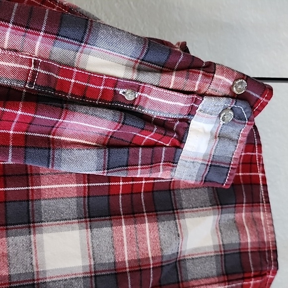 Eddie Bauer Men's Plaid Flannel Button down Medium - Picture 3 of 4